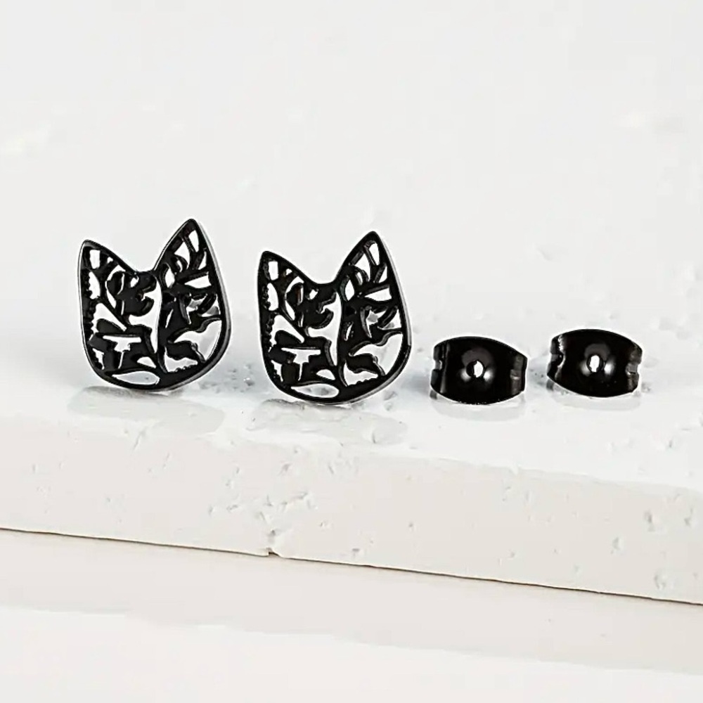 BOGO! Dainty Cat floral design
stud Earrings in Color Black - NEW Boutique